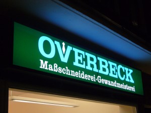 Leuchtkasten der Maßschneiderin Bettina Overbeck aus Hamburg